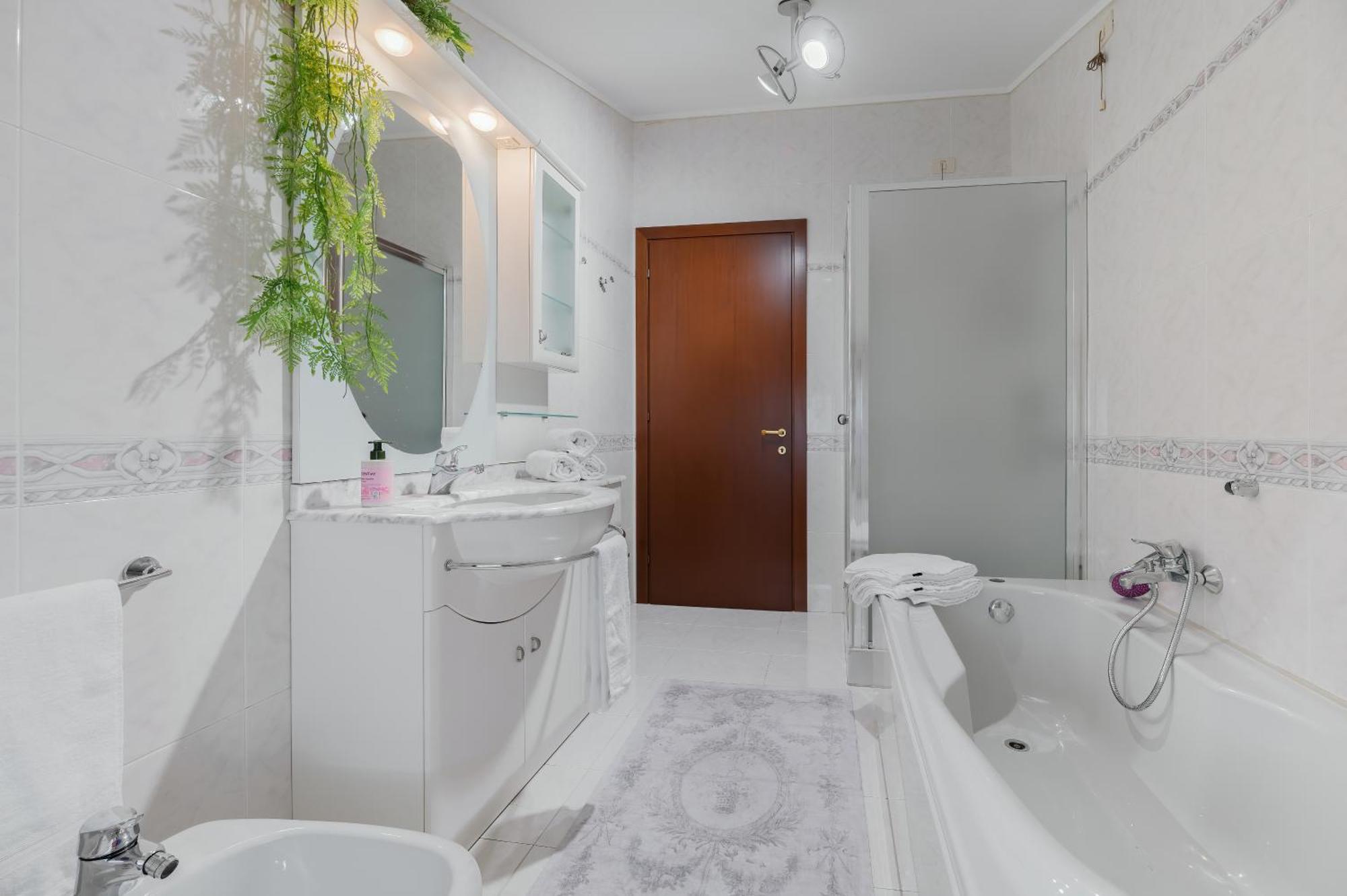 Casa Di Iaio - 90 M2 Apt With Free Wi-Fi, Netflix, Home Cinema & Parking ゴリツィア エクステリア 写真