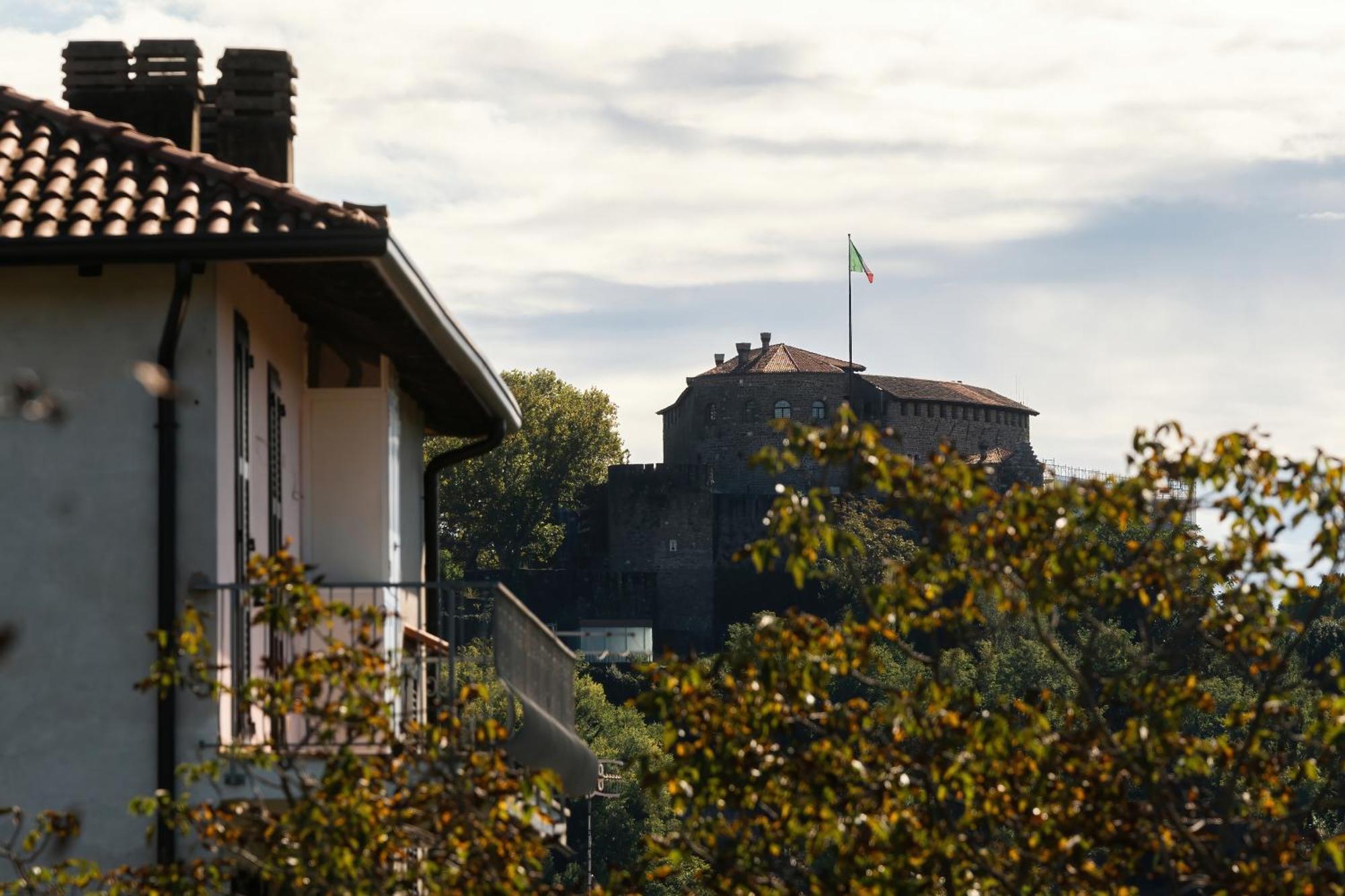 Casa Di Iaio - 90 M2 Apt With Free Wi-Fi, Netflix, Home Cinema & Parking ゴリツィア エクステリア 写真