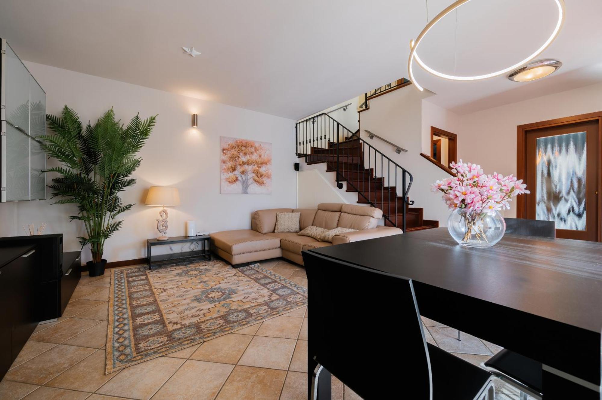 Casa Di Iaio - 90 M2 Apt With Free Wi-Fi, Netflix, Home Cinema & Parking ゴリツィア エクステリア 写真